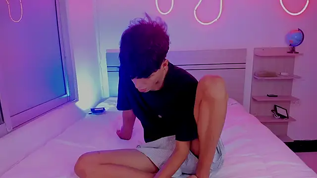 luccas ferreira online show from December 3, 7:53 pm