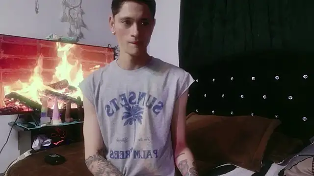 Tyler cat online show from November 13, 10:14 pm