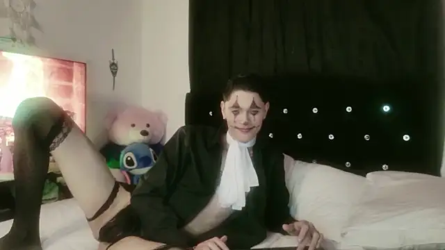 Tyler cat online show from November 1, 12:15 am