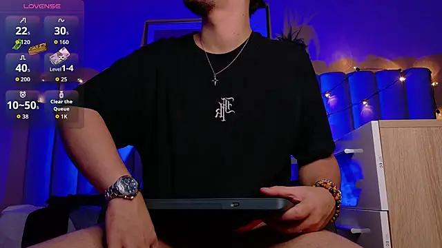 LiamThunder05  online show from November 11, 3:11 am