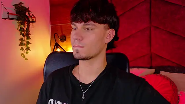 LiamThunder05  online show from November 26, 3:09 am