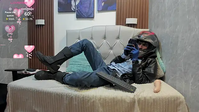 Troy boy19 online show from November 4, 8:32 pm