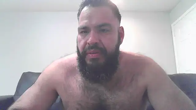 Snapshot of BigJohnBear39 chatting on October 6, 5:45 am BigJohnBear39 online show from October 6, 5:45 am