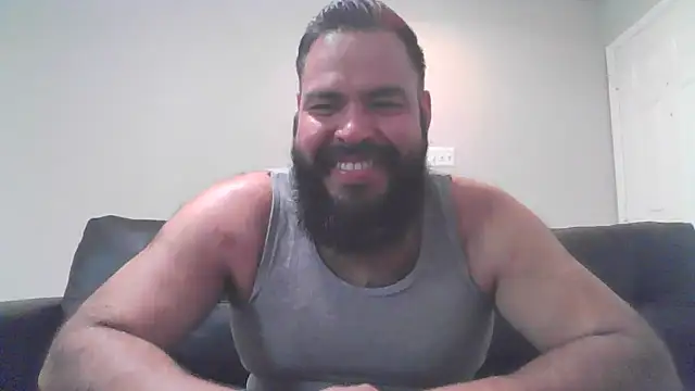 Snapshot of BigJohnBear39 chatting on October 13, 4:51 am BigJohnBear39 online show from October 13, 4:51 am