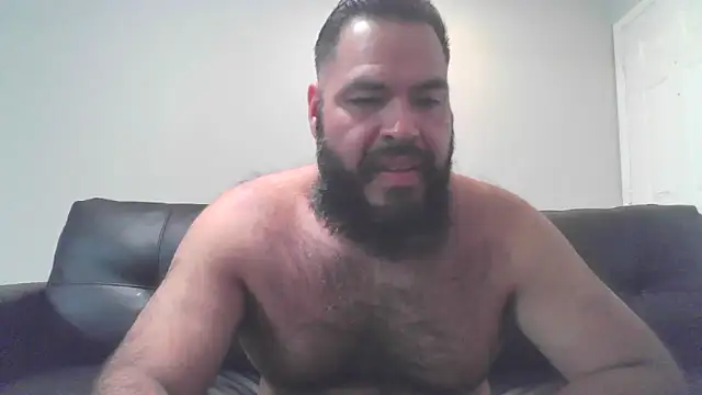 Snapshot of BigJohnBear39 chatting on October 7, 5:55 am BigJohnBear39 online show from October 7, 5:55 am