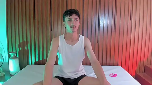 Snapshot of TOBIASFERRER chatting on October 11, 1:26 pm TOBIASFERRER online show from October 11, 1:26 pm