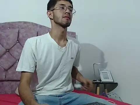 ianthompsoncut online show from October 29, 3:42 am