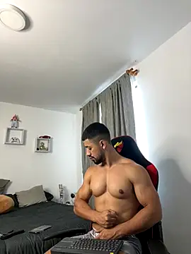 Ezzio Scolaro online show from October 29, 12:19 pm