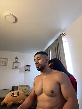 Ezzio Scolaro online show from November 2, 4:44 pm