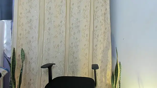  axelking  online show from May 4, 11:45 am