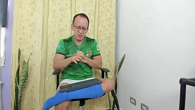  axelking  online show from April 28, 11:37 am