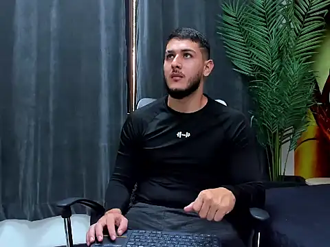 jasonshaw25 online show from March 6, 6:27 pm