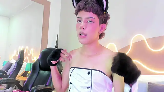 Snapshot of Matty_Jhons chatting on October 11, 7:40 pm Matty Jhons online show from October 11, 7:40 pm