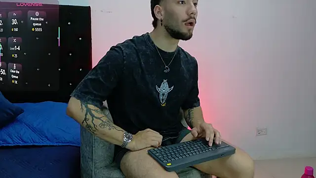 angel kyrozz online show from April 8, 7:11 pm