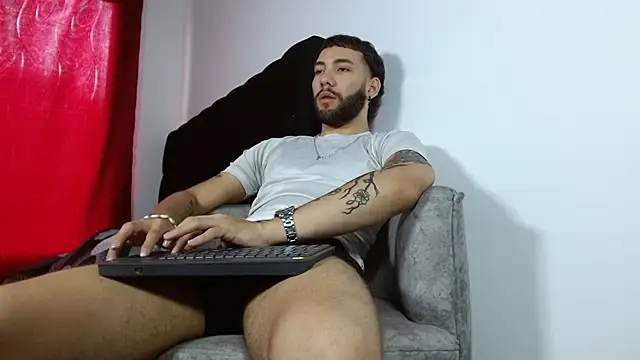 Snapshot of angel_kyrozz chatting on October 24, 7:37 pm angel kyrozz online show from October 24, 7:37 pm