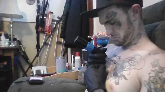 SWAGGDaddy93 online show from March 31, 7:10 am