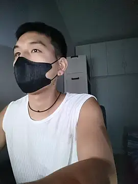 Snapshot of xqcbb_10 chatting on October 24, 7:15 pm xqcbb 10 online show from October 24, 7:15 pm