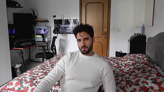 Al3xox02 online show from January 7, 12:21 pm