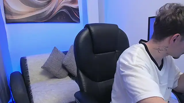 Leoo Miller online show from March 12, 4:42 am