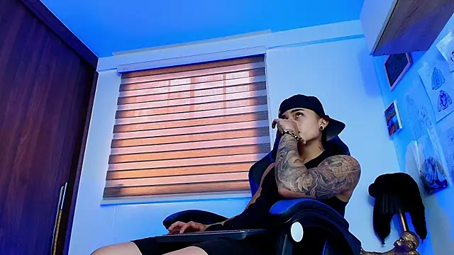 Maximo DeLa Rosse online show from October 7, 7:07 pm