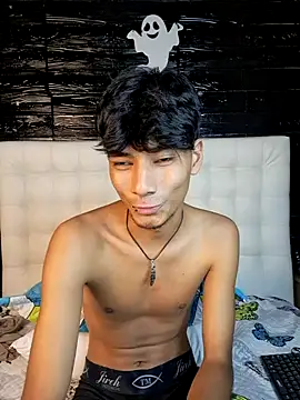 tyler wolf1  online show from October 30, 2:51 pm