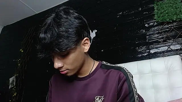 tyler wolf1  online show from November 7, 12:52 pm