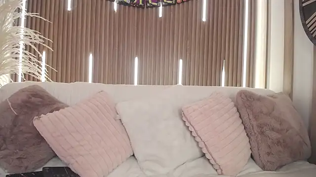 Snapshot of JackFrosst chatting on October 20, 12:31 pm JackFrosst online show from October 20, 12:31 pm