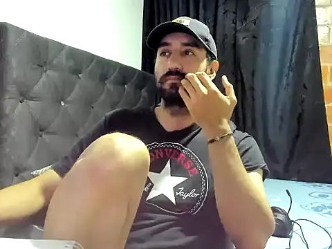 Snapshot of coolfriki chatting on October 18, 5:56 am coolfriki online show from October 18, 5:56 am