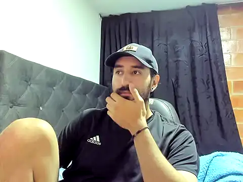 Snapshot of coolfriki chatting on October 24, 5:42 am coolfriki online show from October 24, 5:42 am