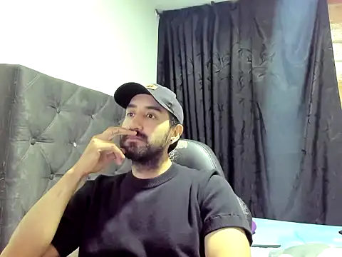 Snapshot of coolfriki chatting on October 17, 5:55 am coolfriki online show from October 17, 5:55 am