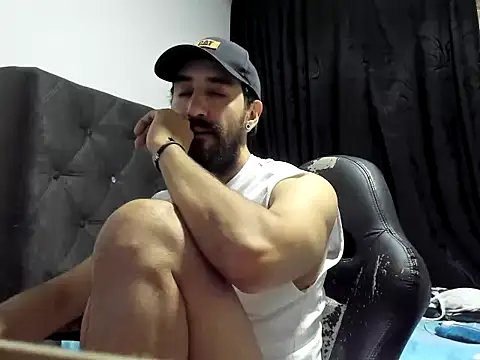 Snapshot of coolfriki chatting on October 23, 4:49 am coolfriki online show from October 23, 4:49 am