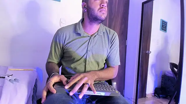 Dann 17  online show from November 1, 5:11 am