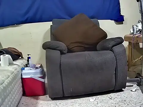 Snapshot of MRDXXX12 chatting on October 27, 11:40 pm MRDXXX12 online show from October 27, 11:40 pm