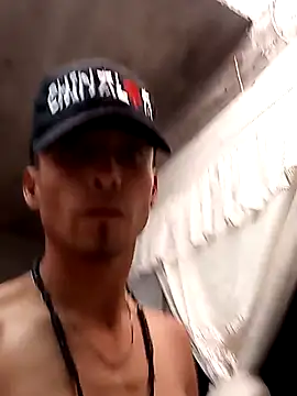 8uno online show from October 25, 7:15 pm