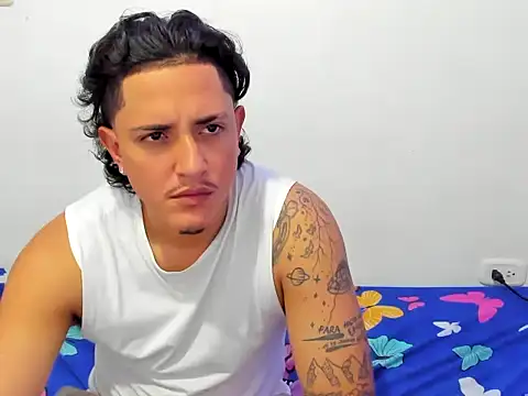 skyhot21 online show from October 12, 3:33 am