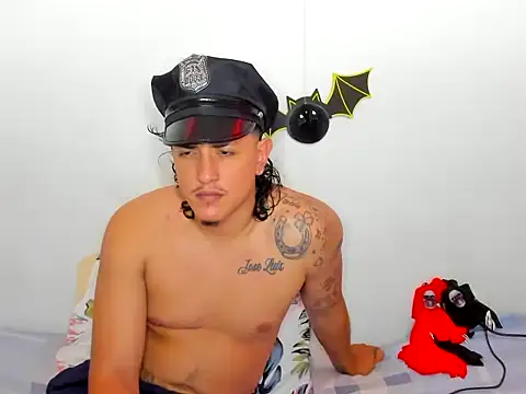 skyhot21 online show from October 25, 4:47 am