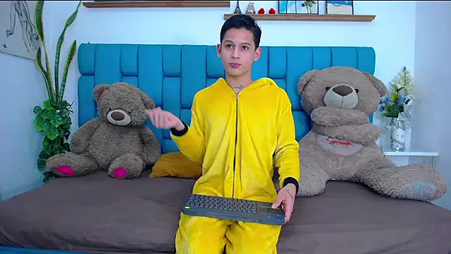 Brian hot online show from March 2, 11:17 am