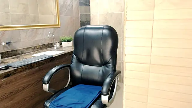 Snapshot of sexdumbi chatting on October 11, 10:36 pm sexdumbi online show from October 11, 10:36 pm