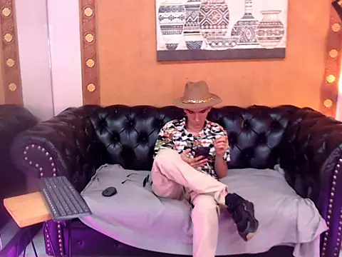 Snapshot of sexdumbi chatting on October 28, 11:40 pm sexdumbi online show from October 28, 11:40 pm