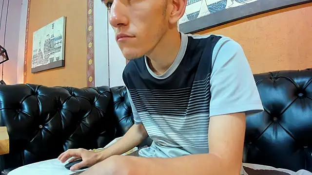 Snapshot of sexdumbi chatting on October 17, 2:10 pm sexdumbi online show from October 17, 2:10 pm