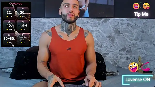 Snapshot of Danny_Willson chatting on October 31, 10:07 am Danny Willson online show from October 31, 10:07 am