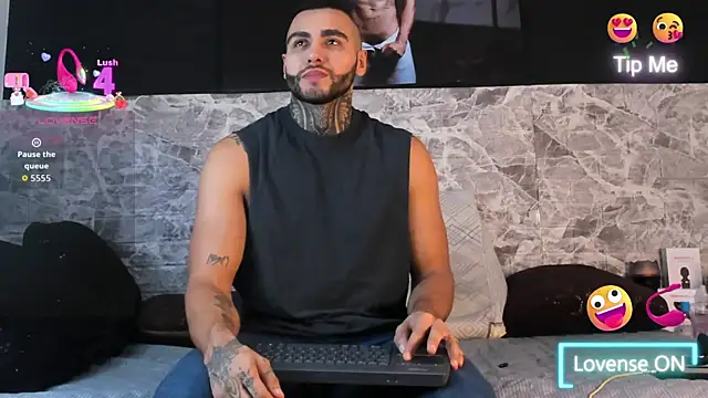 Snapshot of Danny_Willson chatting on October 21, 6:11 pm Danny Willson online show from October 21, 6:11 pm