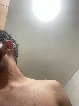 andresnoir  online show from February 3, 1:49 pm