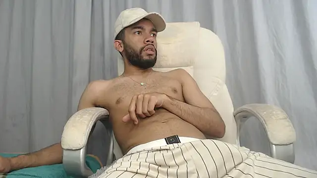 Snapshot of andresnoir_ chatting on October 17, 2:54 pm andresnoir  online show from October 17, 2:54 pm