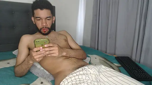 Snapshot of andresnoir_ chatting on October 28, 2:19 pm andresnoir  online show from October 28, 2:19 pm