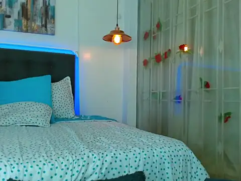 andresnoir  online show from January 17, 3:26 pm