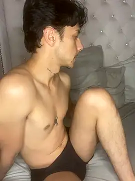 Snapshot of ErosDominant chatting on October 14, 9:33 pm ErosDominant online show from October 14, 9:33 pm