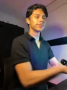 Snapshot of ErosDominant chatting on October 22, 6:17 am ErosDominant online show from October 22, 6:17 am