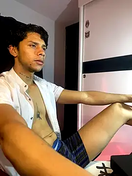 Snapshot of ErosDominant chatting on October 27, 5:21 am ErosDominant online show from October 27, 5:21 am