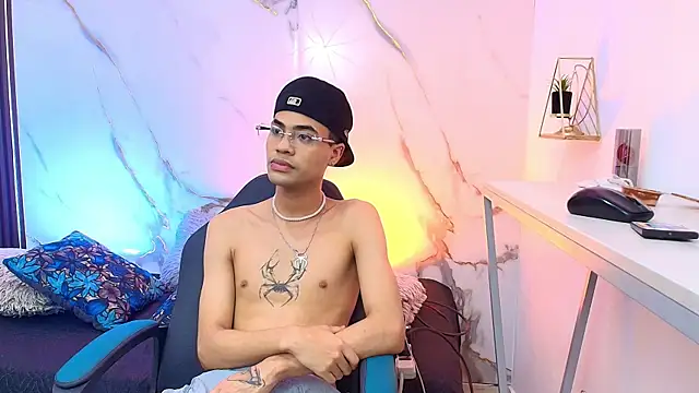 JacobBlackwell  online show from March 12, 3:58 am